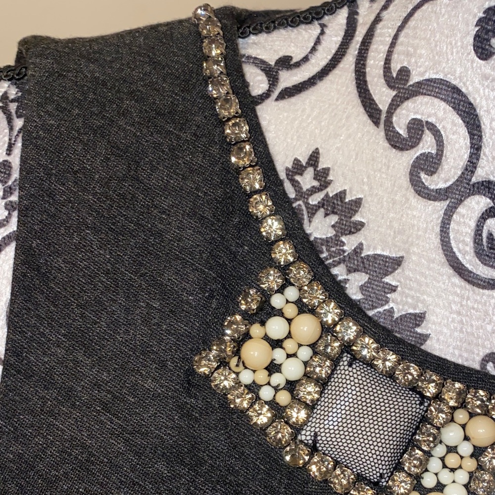 3/$45 Cabi The Glitz Sleeveless Top Embellished Neckline Size 4 Style #508 - Picture 4 of 15